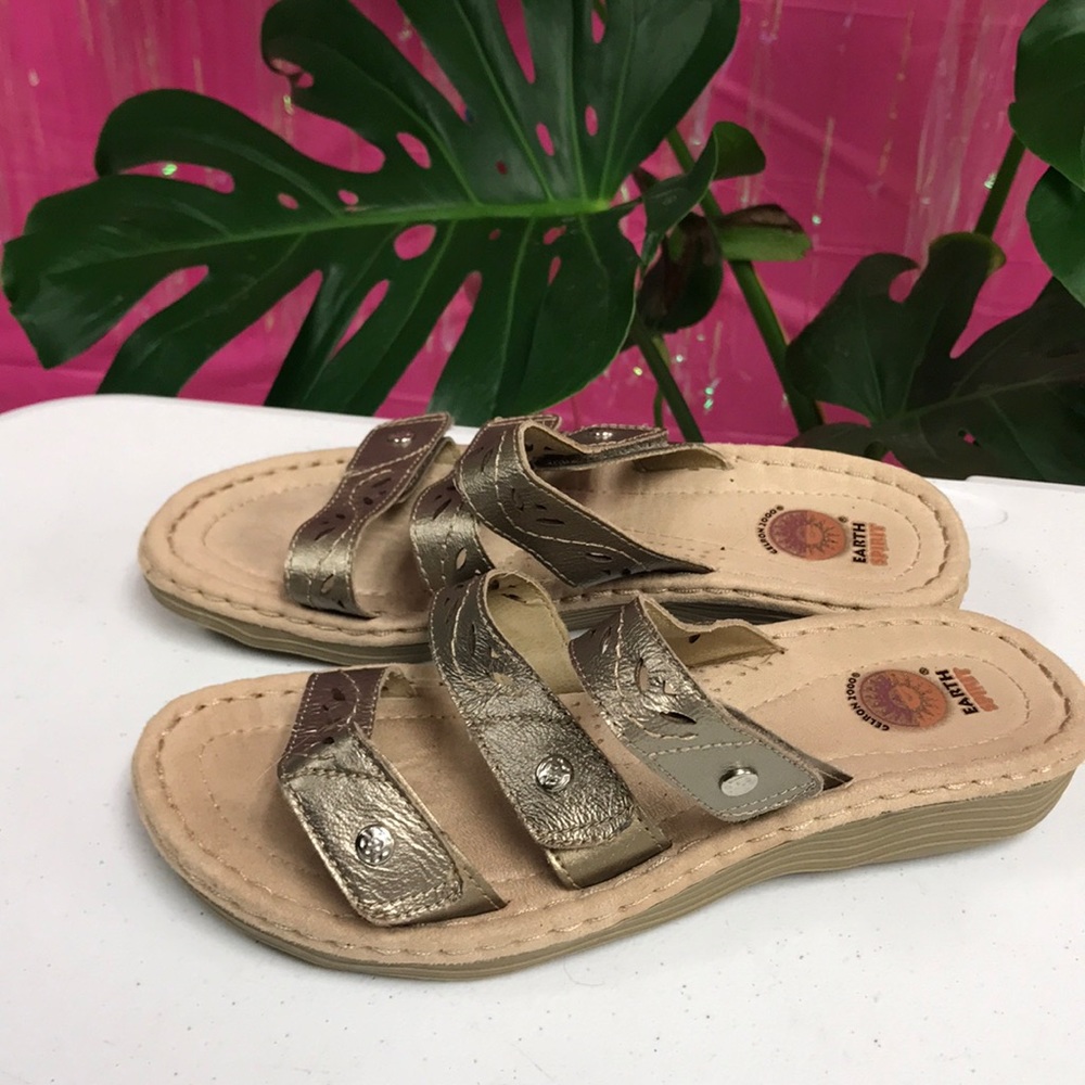 Earth Spirit sandal gold 3 strap with Velcro